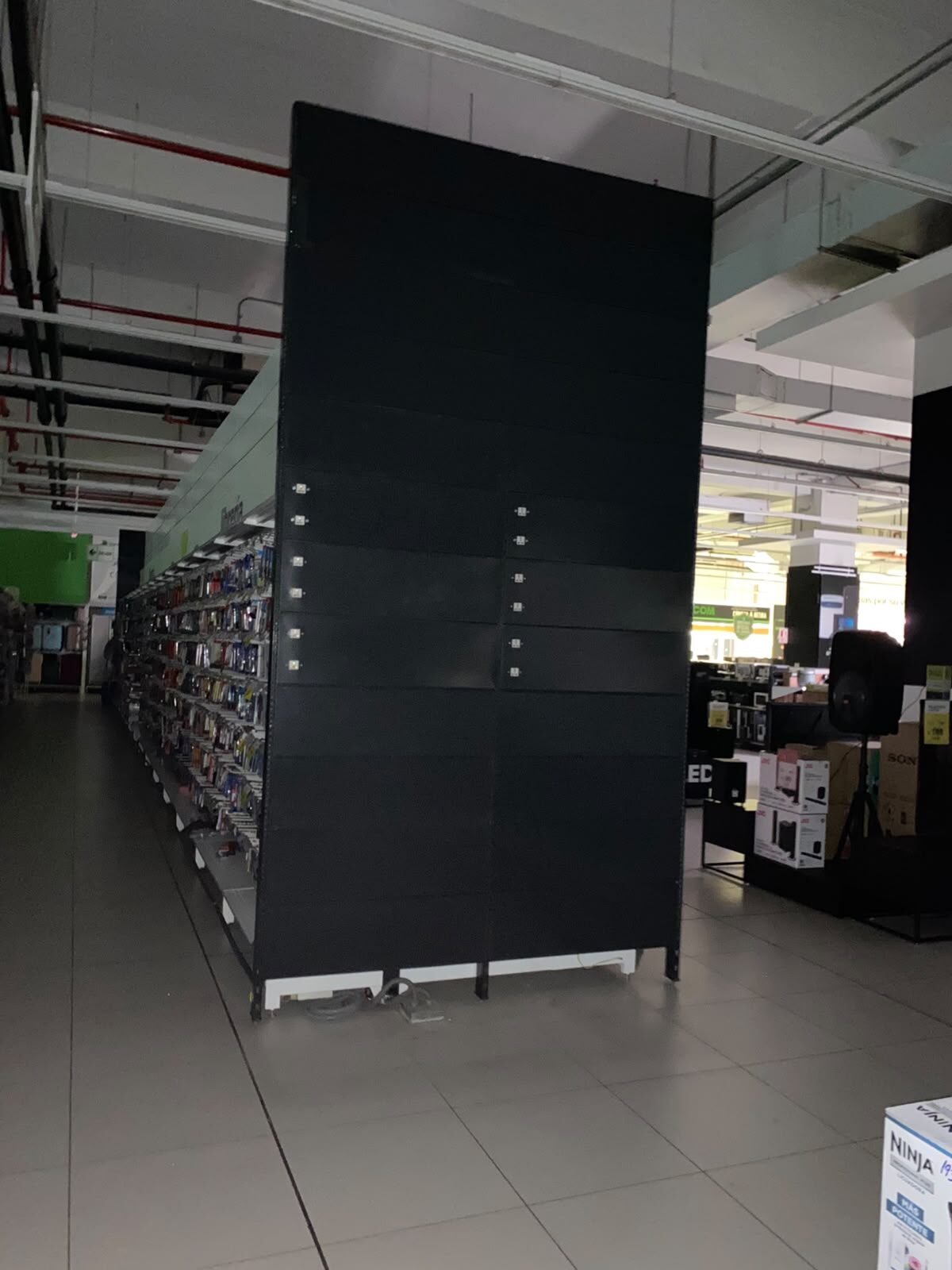 Implementación mueble de TV JVC Tottus Real Plaza Puruchuco