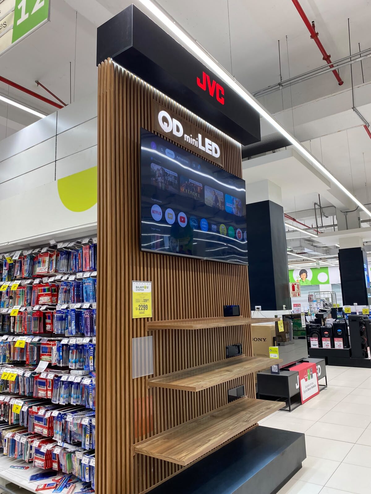 Implementación mueble de TV JVC Tottus Real Plaza Puruchuco