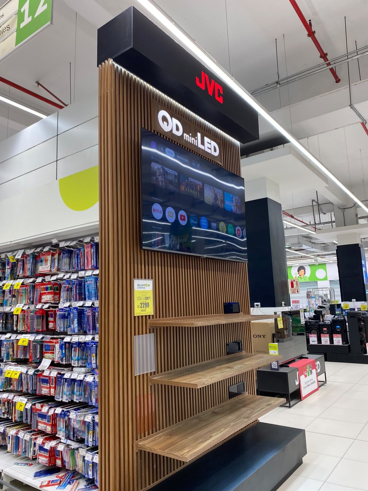Implementación mueble de TV JVC Tottus Real Plaza Puruchuco