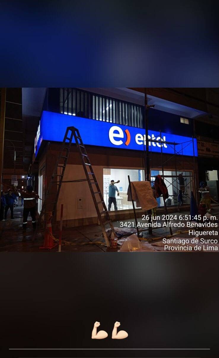 Letrero luminoso tienda Entel Tex Higuereta