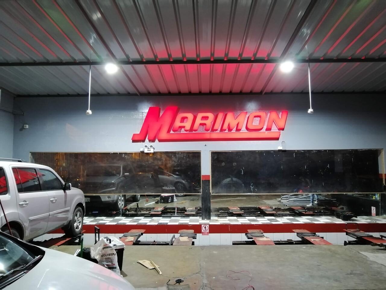 Letrero Marimon en Deeles de Yokohama en Av. Agamos Surquillo