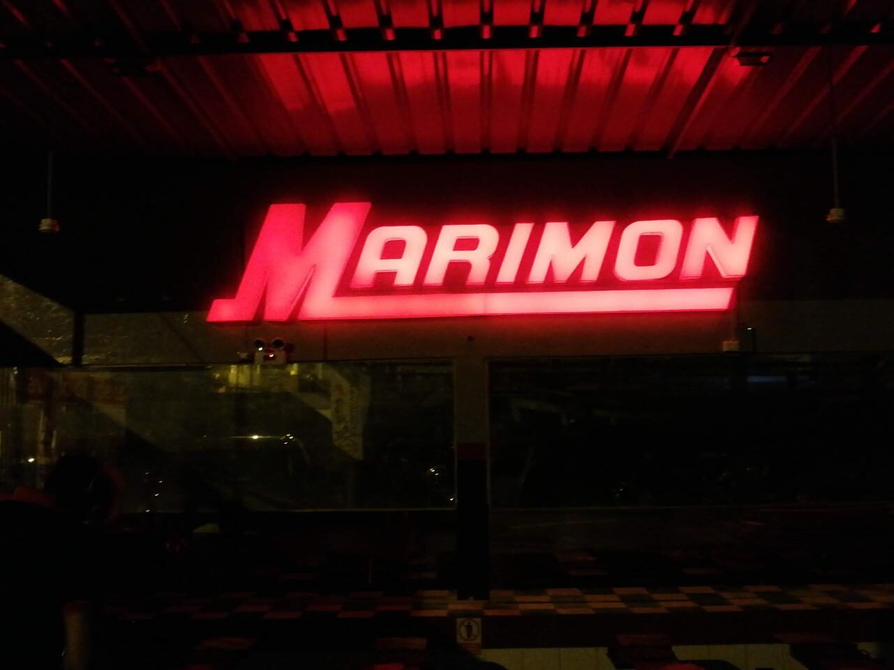 Letrero Marimon en Deeles de Yokohama en Av. Agamos Surquillo