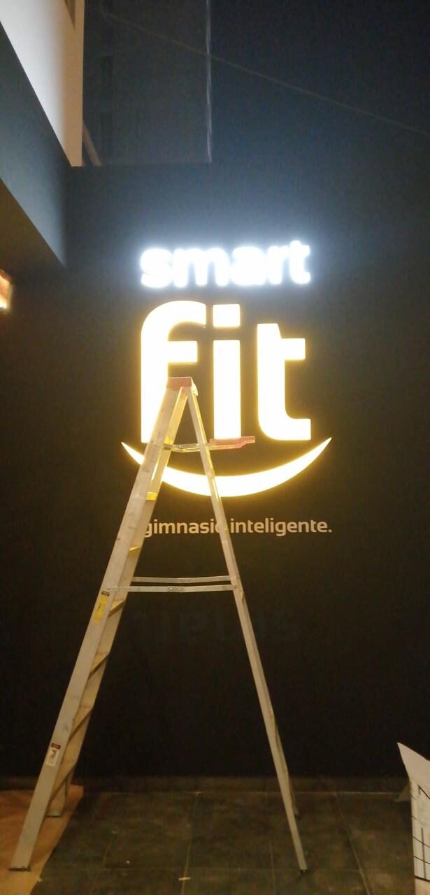 Letrero Smart Fit Magdalena