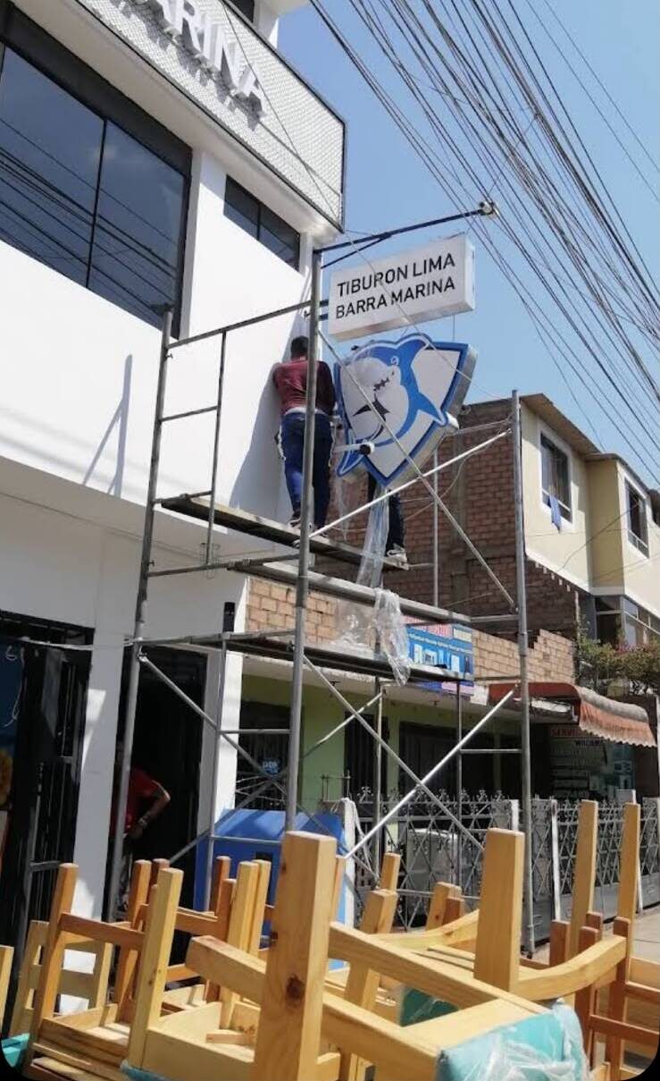 Letreros luminosos varios