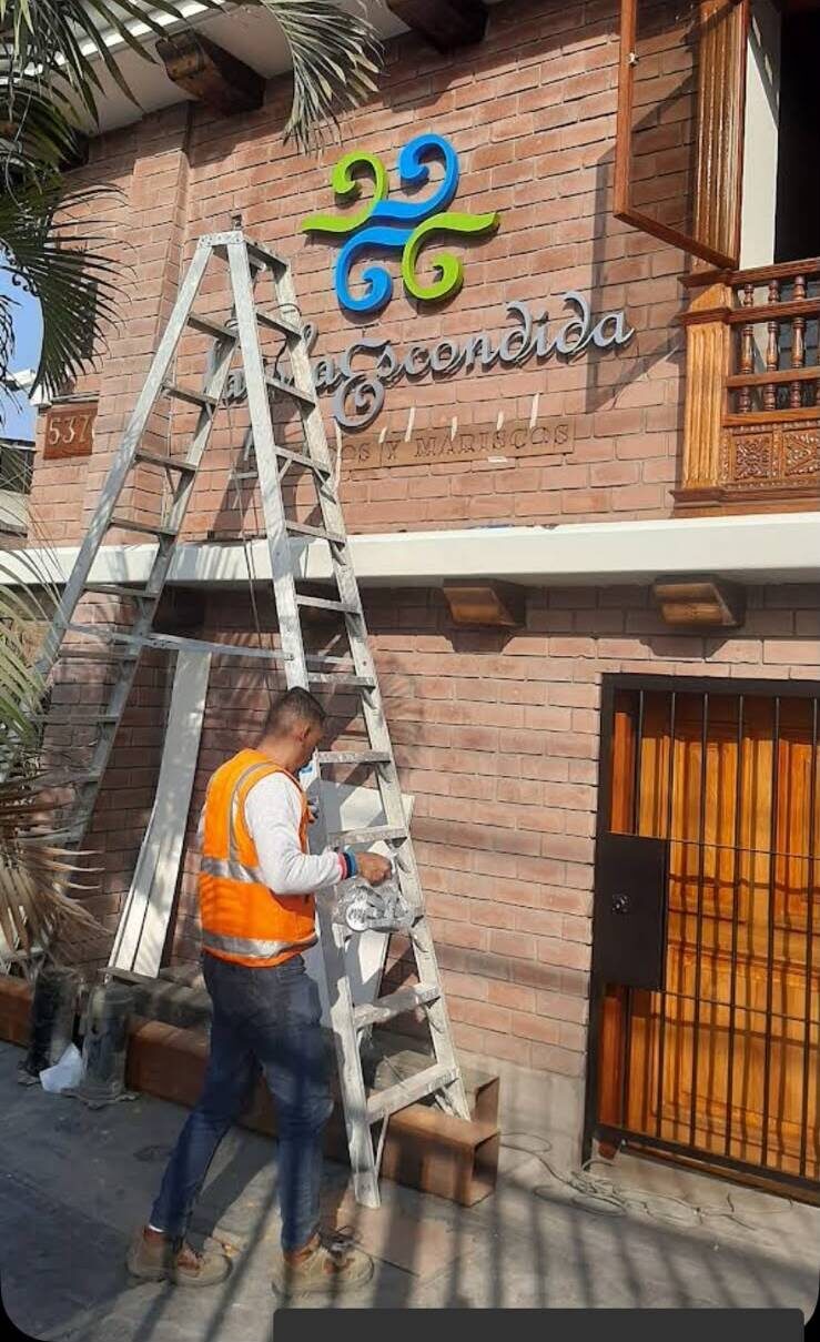 Letreros luminosos varios