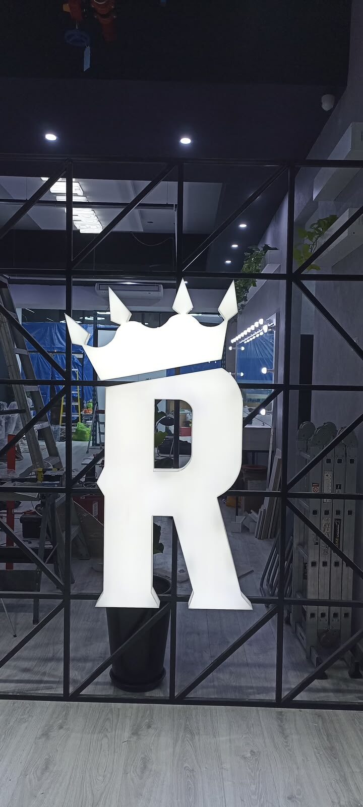 Letreros luminosos varios
