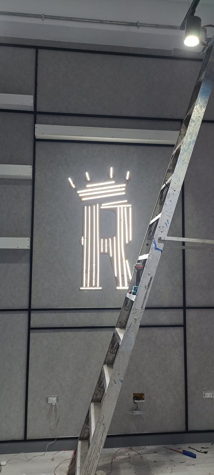 Letreros luminosos varios