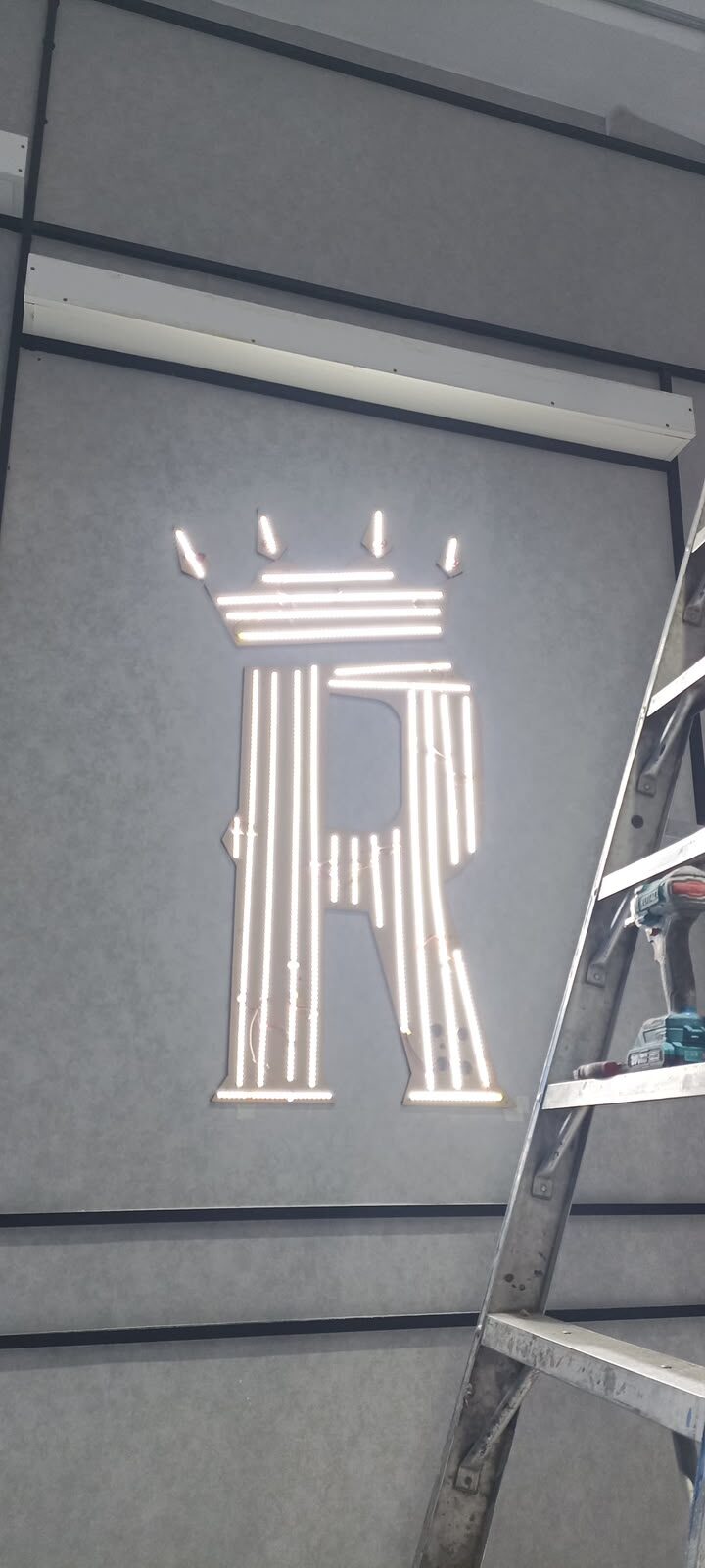 Letreros luminosos varios